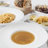 El Gobierno regional declara Bien de Interés Cultural el cocido madrileño e incorpora a sus sellos de calidad 4 productos que son marcas diferenciadas El Gobierno regional declara Bien de Interés Cultural el cocido madrileño e incorpora a sus sellos de calidad 4 productos que son marcas diferenciadas