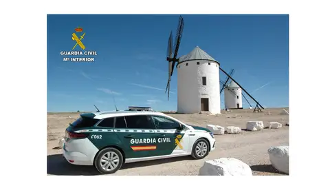 Un vehículo de la Guardia Civil en Campo de Criptana Un vehículo de la Guardia Civil en Campo de Criptana