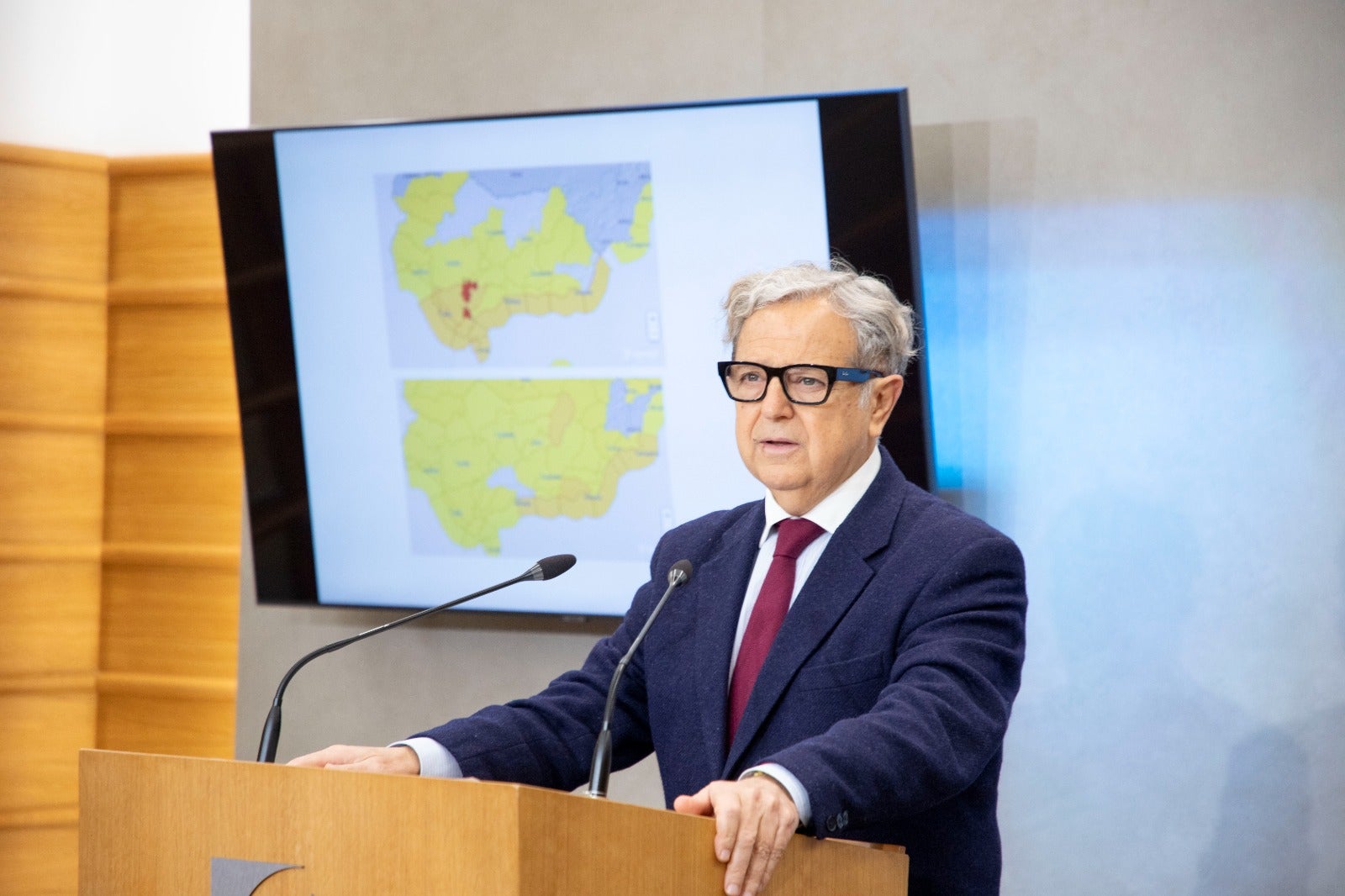 Fuentes: "Los operarios están haciendo una labor encomiable" Fuentes: "Los operarios están haciendo una labor encomiable"