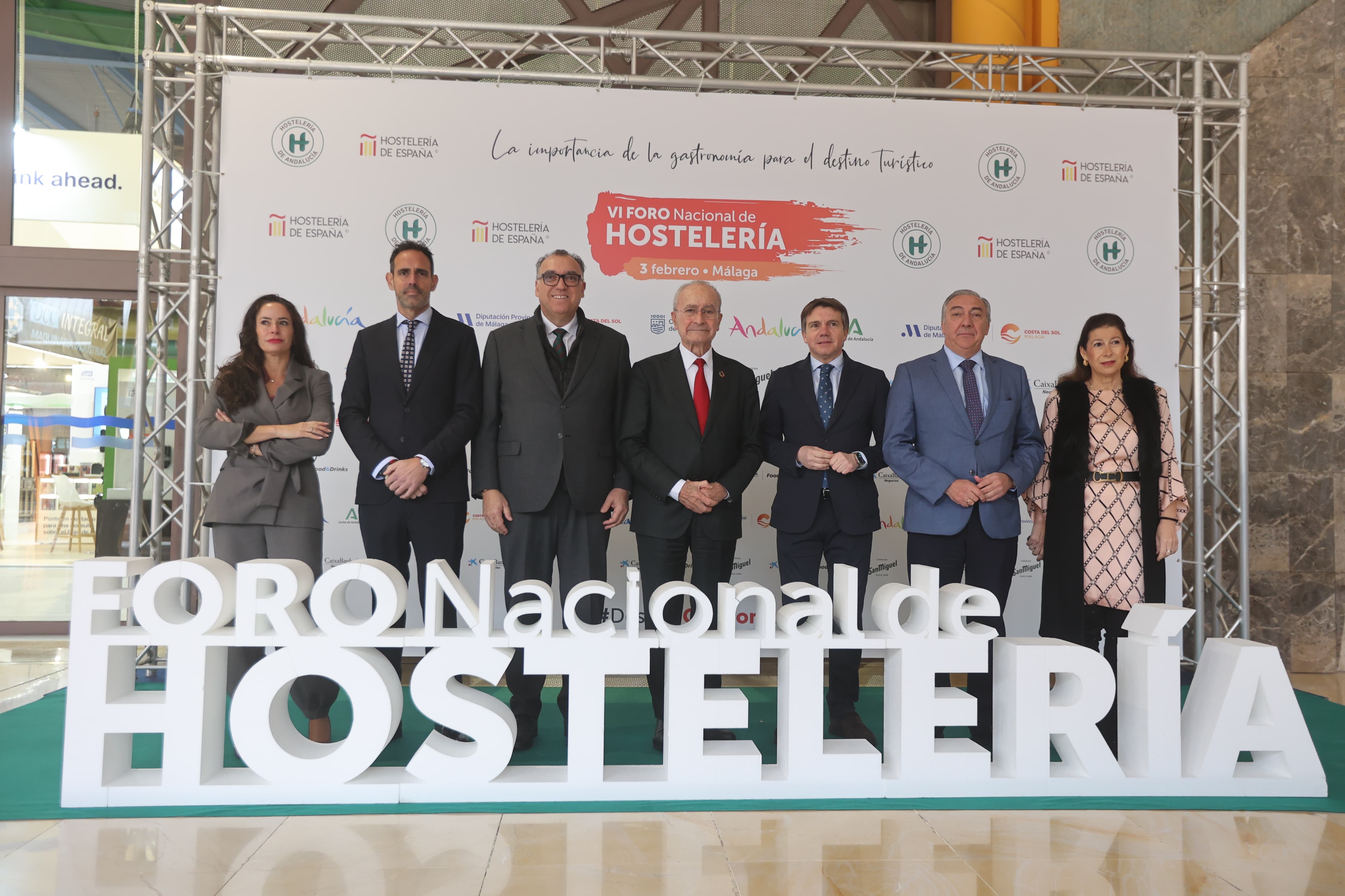 Éxito del VI Foro Nacional de Hostelería en Málaga, con 400 asistentes y un fuerte respaldo institucional Éxito del VI Foro Nacional de Hostelería en Málaga, con 400 asistentes y un fuerte respaldo institucional