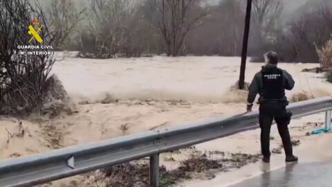 Labores de la Guardia Civil en Granada por la borrasca Leonardo