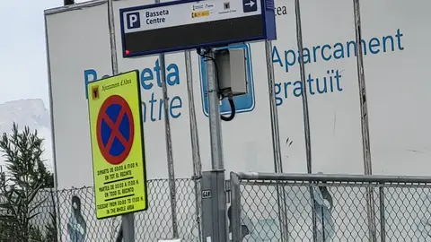 El PP de Altea critica que el equipo de gobierno gasta 296.000€ en un sistema de parkings que sigue funcionar desde hace más de 1 año El PP de Altea critica que el equipo de gobierno gasta 296.000€ en un sistema de parkings que sigue funcionar desde hace más de 1 año
