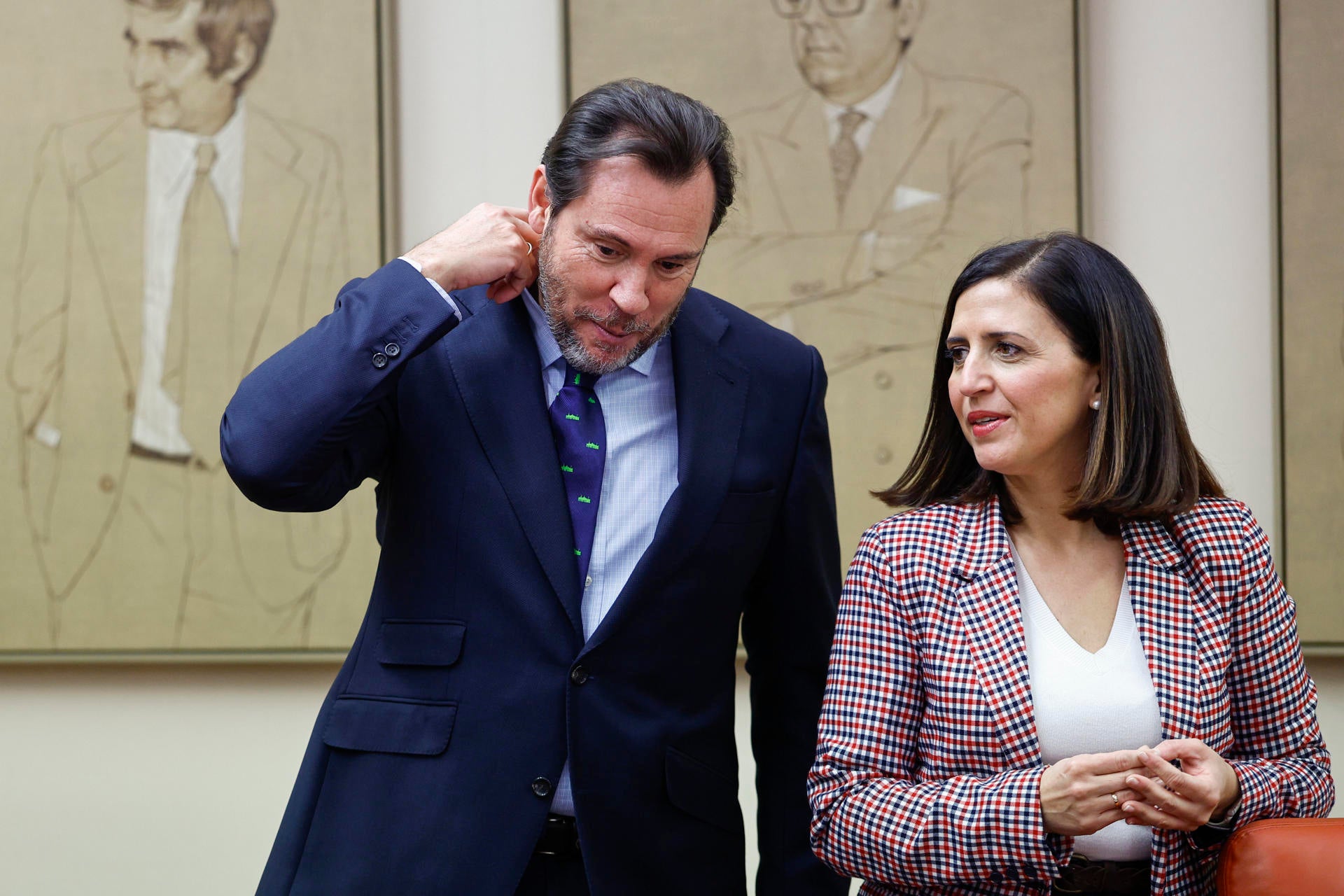 El Banco Europeo dio 90 millones en 2022 para renovar "la línea de AVE Madrid Sevilla" porque llegaba el "fin de su vida útil" El Banco Europeo dio 90 millones en 2022 para renovar "la línea de AVE Madrid Sevilla" porque llegaba el "fin de su vida útil"