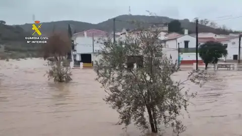Huétor Tájar y la pedanía de Venta de Santa Bárbara sufren los efectos de la borrasca Leonardo Huétor Tájar y la pedanía de Venta de Santa Bárbara sufren los efectos de la borrasca Leonardo