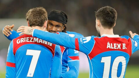 Los jugadores del Atlético de Madrid celebran la goleada al Betis en semifinales de la Copa del Rey