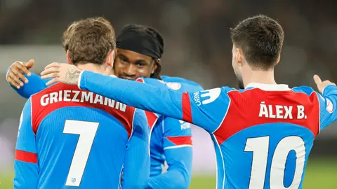 Los jugadores del Atlético de Madrid celebran la goleada al Betis en semifinales de la Copa del Rey