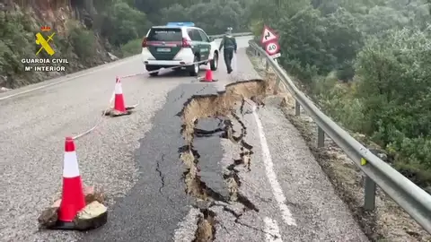 Imágenes del estado de la carretera entre Benaojan y Cortes de la Frontera (Málaga) Imágenes del estado de la carretera entre Benaojan y Cortes de la Frontera (Málaga)