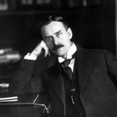 70 años después de su muerte, la obra de Thomas Mann queda libre de derechos. Nos parece motivo suficiente para dedicarle un programa monográfico y repasar sus obras más destacadas, de Los Buddenbrook a Doctor Faustus. Con Rubén Amón, Sergio del Molino, Rosa Belmonte, Isabel Vázquez y Guillermo Altares. 70 años después de su muerte, la obra de Thomas Mann queda libre de derechos. Nos parece motivo suficiente para dedicarle un programa monográfico y repasar sus obras más destacadas, de Los Buddenbrook a Doctor Faustus. Con Rubén Amón, Sergio del Molino, Rosa Belmonte, Isabel Vázquez y Guillermo Altares.
