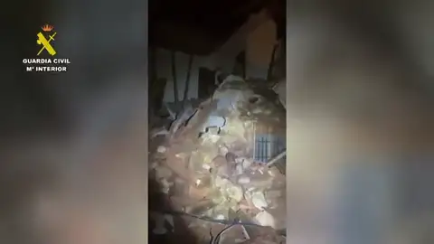 Así ha quedado el interior de un inmueble derrumbado por el temporal Así ha quedado el interior de un inmueble derrumbado por el temporal
