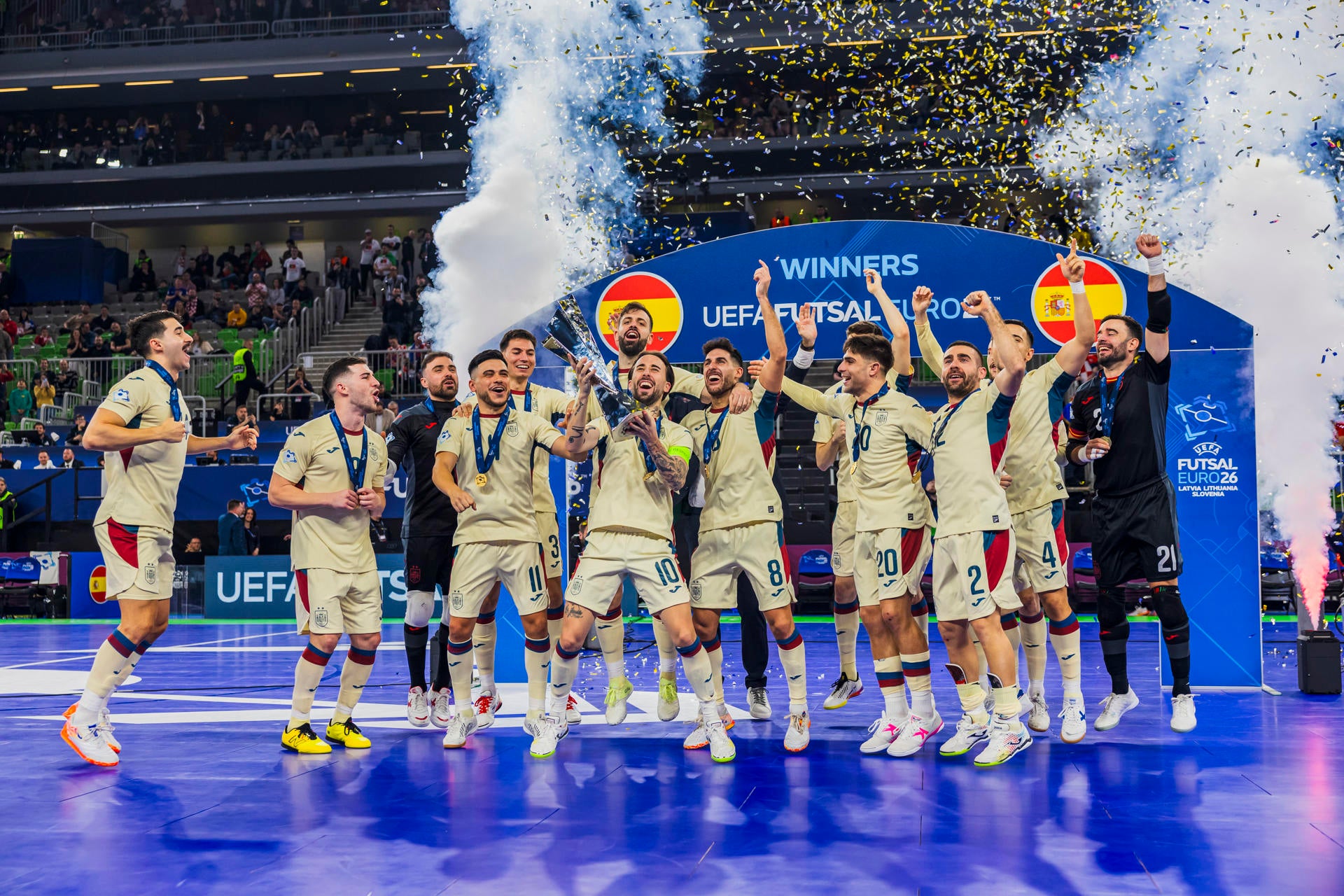 España conquista su octava Eurocopa de fútbol sala tras golear a Portugal (3-5) España conquista su octava Eurocopa de fútbol sala tras golear a Portugal (3-5)