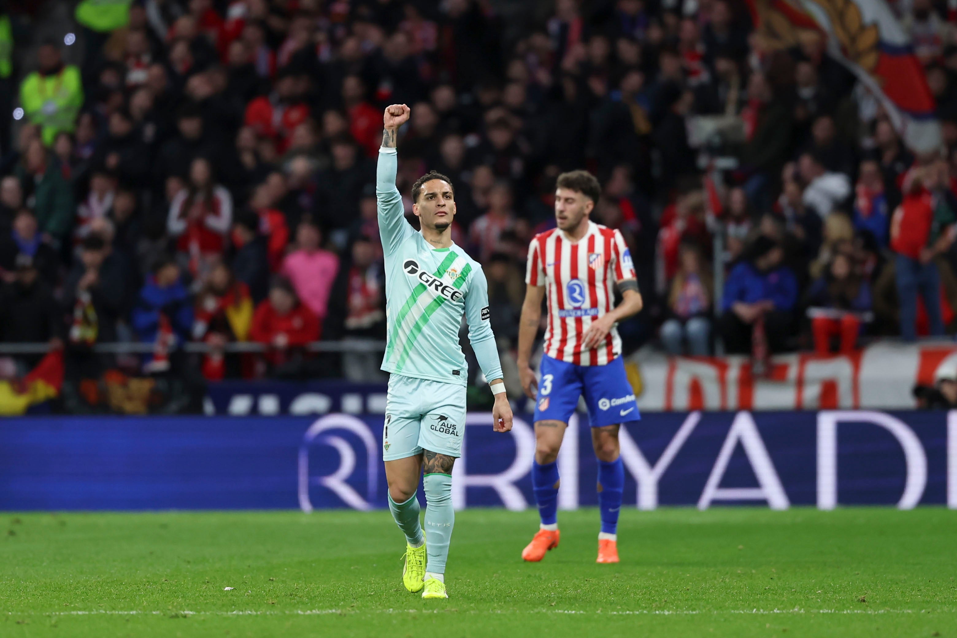 El Betis renace en el Metropolitano y se la devuelve al Atlético El Betis renace en el Metropolitano y se la devuelve al Atlético