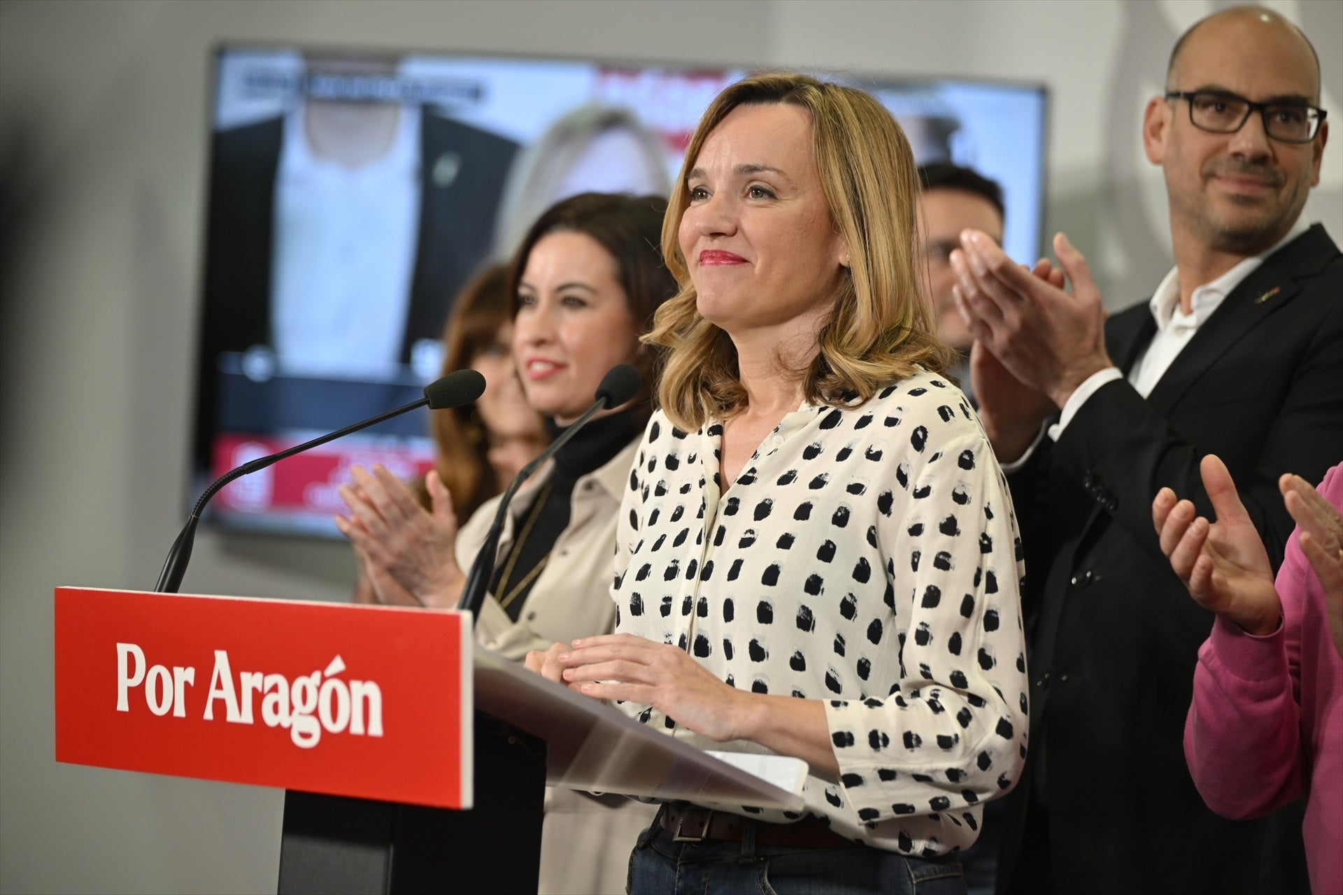 La candidata del PSOE a la Presidencia al Gobierno de Aragón, Pilar Alegría, tras el cierre de la noche electoral. La candidata del PSOE a la Presidencia al Gobierno de Aragón, Pilar Alegría, tras el cierre de la noche electoral.