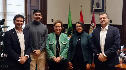 Cedillo se reúne con los campeones de Europa y Fútbol Sala Cedillo se reúne con los campeones de Europa y Fútbol Sala