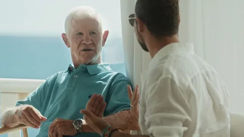 José y David celebran el 83 cumpleaños del boxeador.