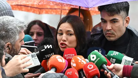 La actriz Elisa Mouliaá realiza declaraciones a la prensa este martes a las puertas de los Juzgados de Plaza de Castilla de Madri Elisa Mouliáa seguirá adelante con el procedimiento contra Errejón: "Voy a ir hasta el final"