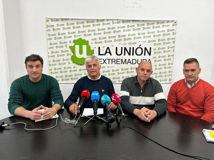 Unos 700 agricultores y seis tractores de Extremadura participarán en la manifestación en Madrid contra Mercosur Unos 700 agricultores y seis tractores de Extremadura participarán en la manifestación en Madrid contra Mercosur