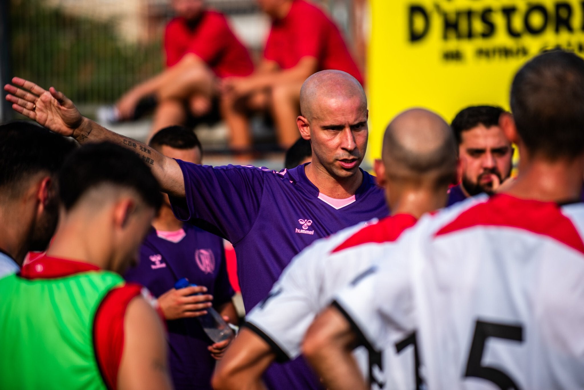 Cristian Gómez dimite del L'Hospitalet por una agresión a su padre: "No voy a permitir esto" Cristian Gómez dimite del L'Hospitalet por una agresión a su padre: "No voy a permitir esto"
