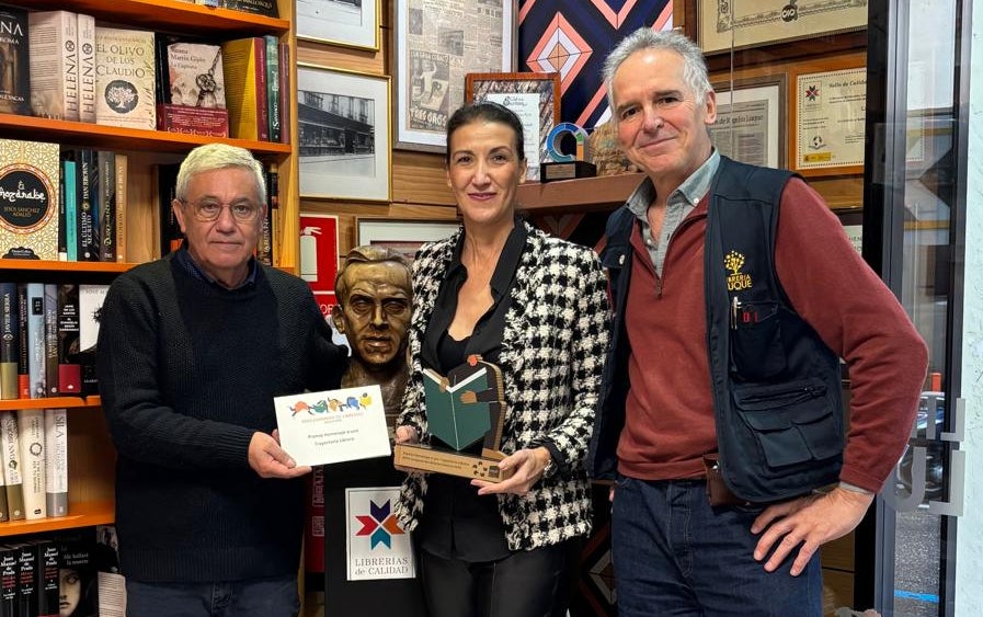Un merecido reconocimiento a la Librería Luque Un merecido reconocimiento a la Librería Luque