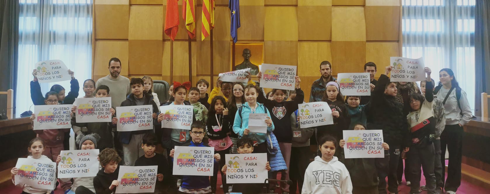 Alumnos del Domingo Miral piden a la alcaldesa que ayude a la familia desalojada en Torrero Alumnos del Domingo Miral piden a la alcaldesa que ayude a la familia desalojada en Torrero