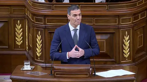 Sánchez no asume responsabilidades y desmiente que el Gobierno no invierta en mantenimiento: "Es una mentira colosal" Sánchez no asume responsabilidades y desmiente que el Gobierno no invierta en mantenimiento: "Es una mentira colosal"