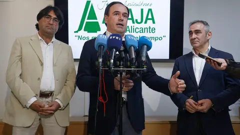 Pérez Llorca se ha reunido hoy con Asaja Alicante Pérez Llorca se ha reunido hoy con Asaja Alicante