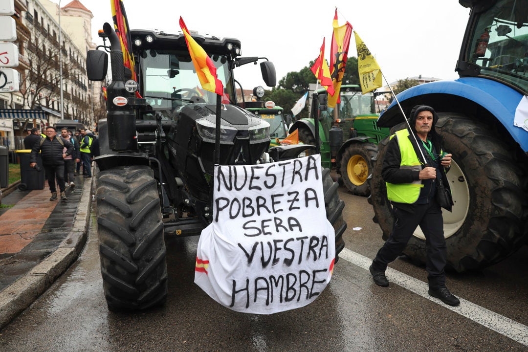 Marcha de cientos de tractores y agricultores por el centro de Madrid Marcha de cientos de tractores y agricultores por el centro de Madrid