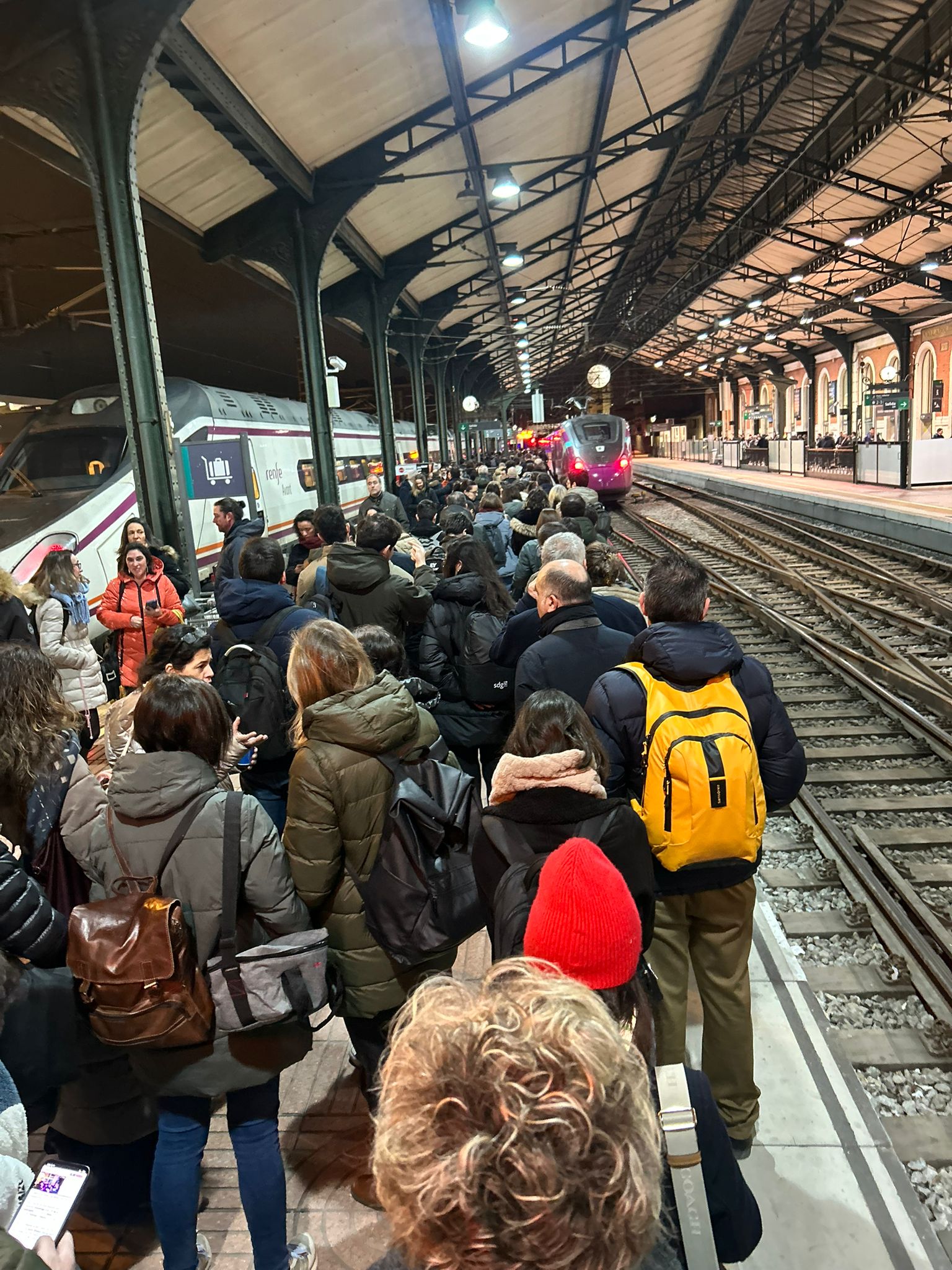 Entrevista a Nacho, viajero afectado por la suspensión de un tren de Valladolid
