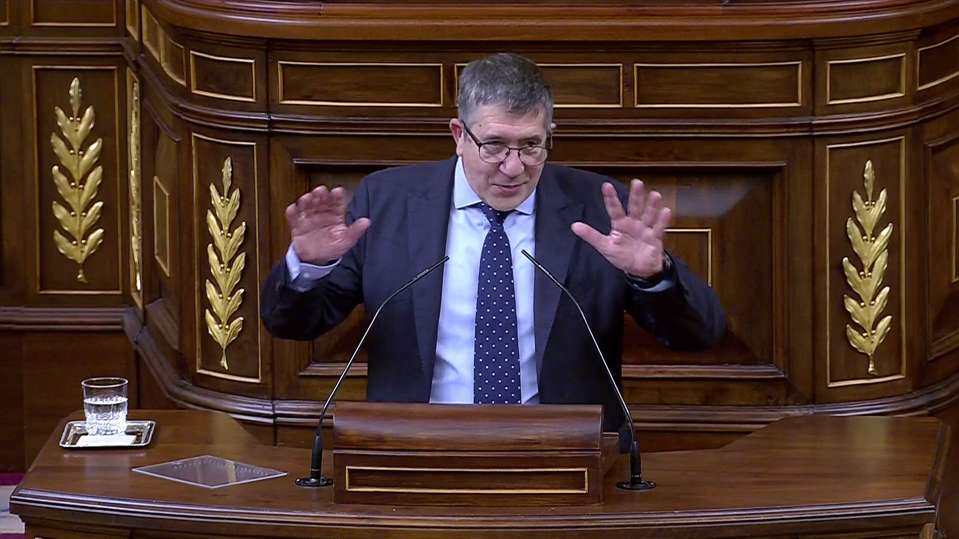 Patxi López recurre a las palabras en inglés de Bad Bunny para arengar a su bancada en el Congreso: "The only thing..." Patxi López recurre a las palabras en inglés de Bad Bunny para arengar a su bancada en el Congreso: "The only thing..."