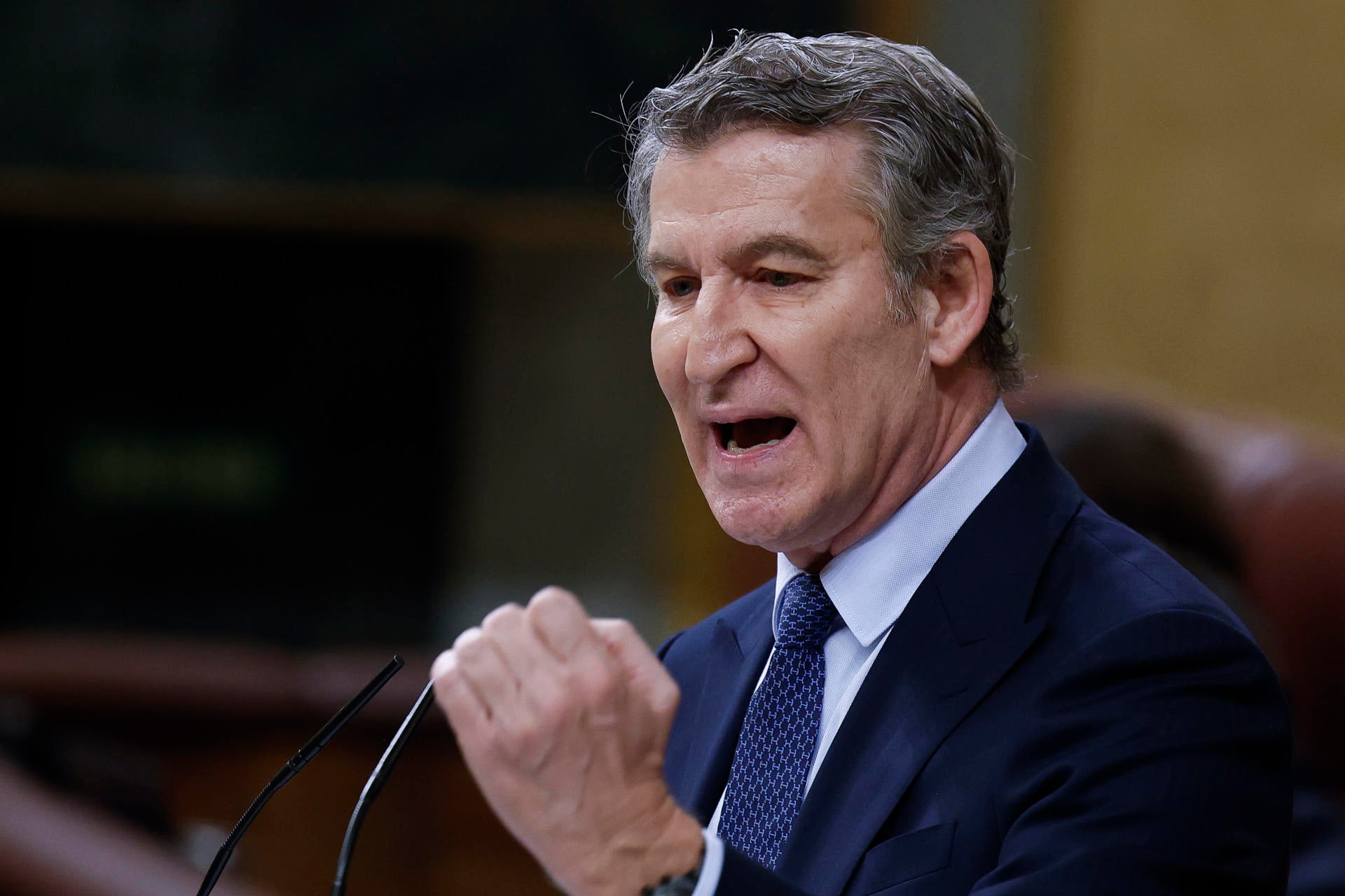 Feijóo reprocha a Sánchez que no reconozca ningún error sobre el accidente de Adamuz: "Su Gobierno se sentará en el banquillo también por esto" Feijóo reprocha a Sánchez que no reconozca ningún error sobre el accidente de Adamuz: "Su Gobierno se sentará en el banquillo también por esto"