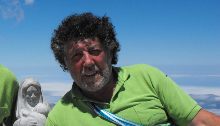 ENTREVISTA: Titu Manzano, de Amigos de Parres, nos habla del premio Fayuela concedido a Bernabé Aguirre ENTREVISTA: Titu Manzano, de Amigos de Parres, nos habla del premio Fayuela concedido a Bernabé Aguirre