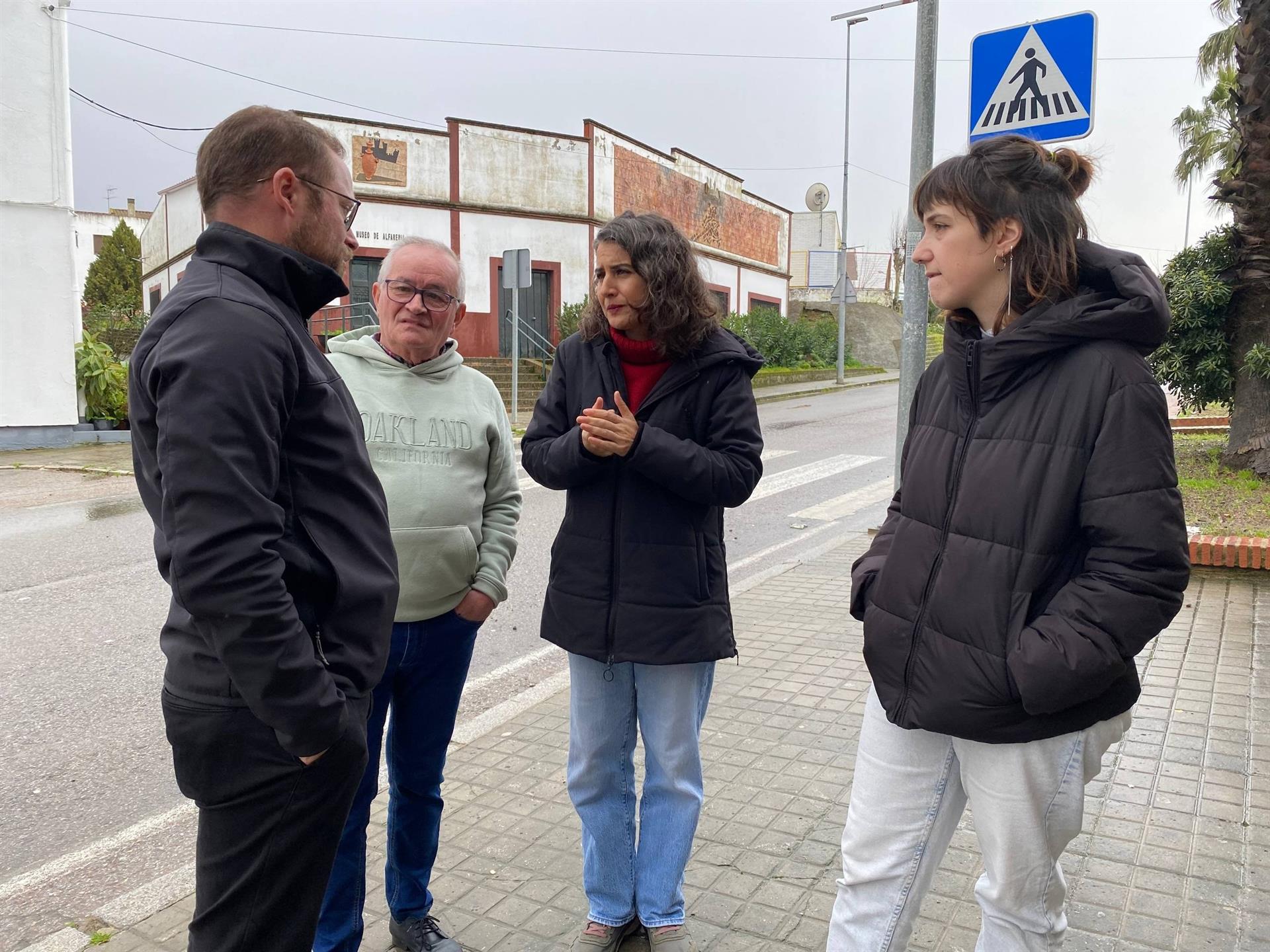 Unidas por Extremadura critica los cortes de luz que sufre la comarca de Sierra de Suroeste, que atribuye a falta de mantenimiento Unidas por Extremadura critica los cortes de luz que sufre la comarca de Sierra de Suroeste, que atribuye a falta de mantenimiento
