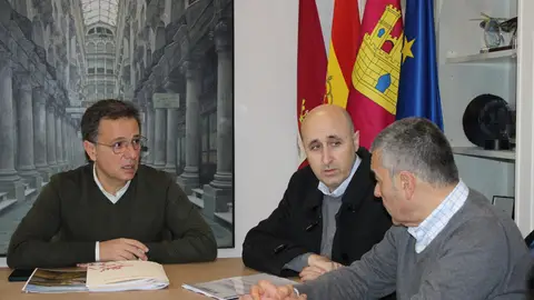 Ayuntamiento y CHJ acuerdan buscar soluciones urgentes para el Canal de Maria Cristina Ayuntamiento y CHJ acuerdan buscar soluciones urgentes para el Canal de Maria Cristina