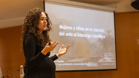 Eva Alcón: «El coneixement, la ciència, com a construcció col·lectiva, avança i impacta millor quan incorpora totes les mirades, tot el talent» Eva Alcón: «El coneixement, la ciència, com a construcció col·lectiva, avança i impacta millor quan incorpora totes les mirades, tot el talent»