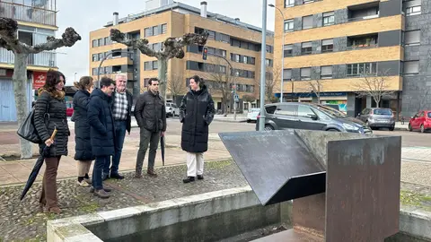 Cófreces acompaña al Grupo Municipal Popular para conocer las necesidades del barrio San Antonio .