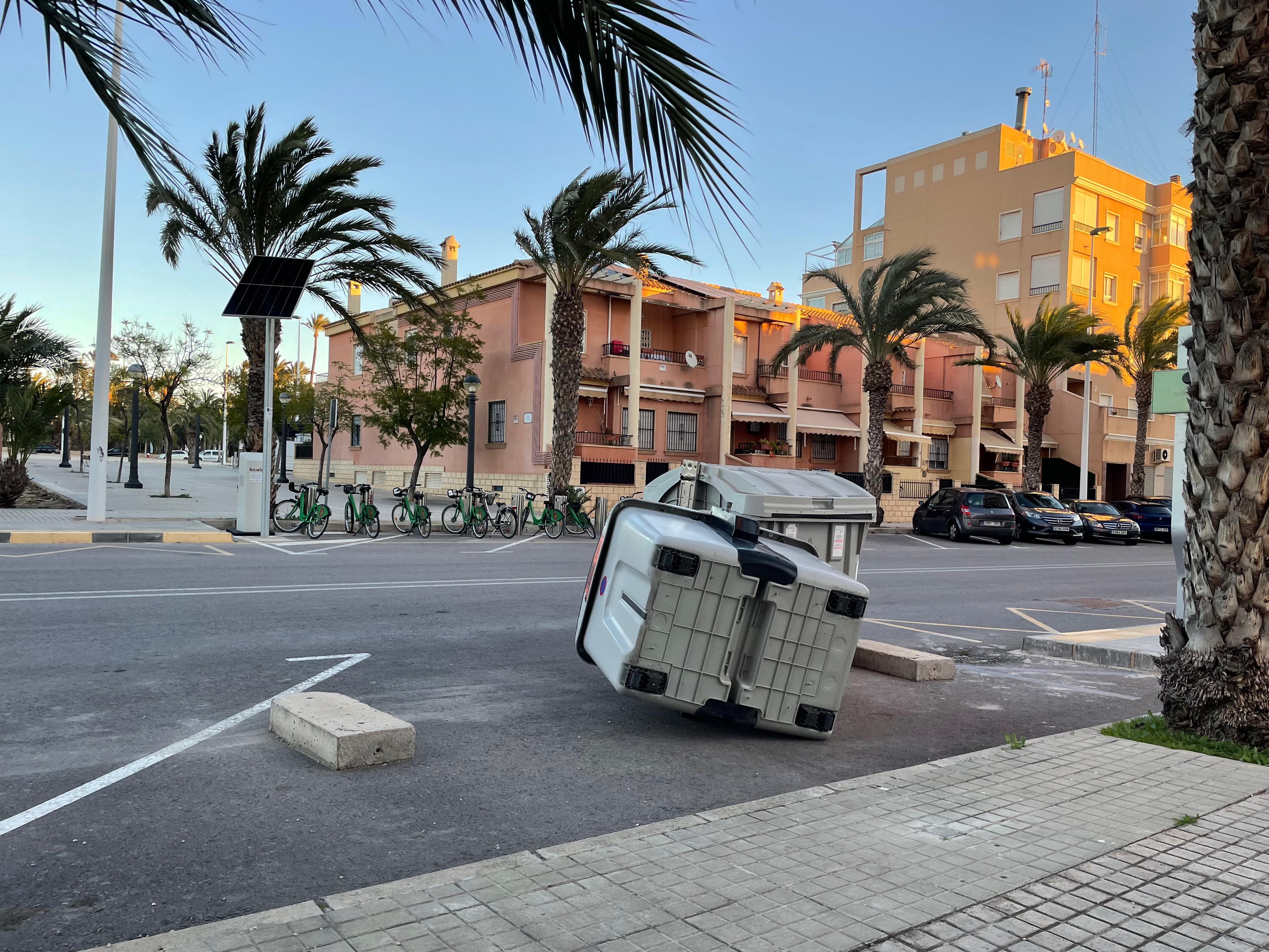 Aviso naranja por vientos desde el mediodía, con rachas de 120 km/h mañana sábado Aviso naranja por vientos desde el mediodía, con rachas de 120 km/h mañana sábado