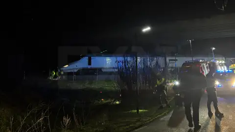 Fallece un hombre después de que el Alvia de la línea Madrid-Badajoz arrollara su vehículo en la provincia de Toledo Fallece un hombre después de que el Alvia de la línea Madrid-Badajoz arrollara su vehículo en la provincia de Toledo