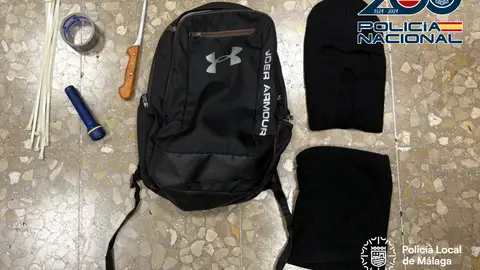 La Policía Nacional ha detenido en Málaga a un hombre, de 52 años, como presunto responsable de varios robos con arma blanca en la zona oeste de Málaga capital La Policía Nacional ha detenido en Málaga a un hombre, de 52 años, como presunto responsable de varios robos con arma blanca en la zona oeste de Málaga capital