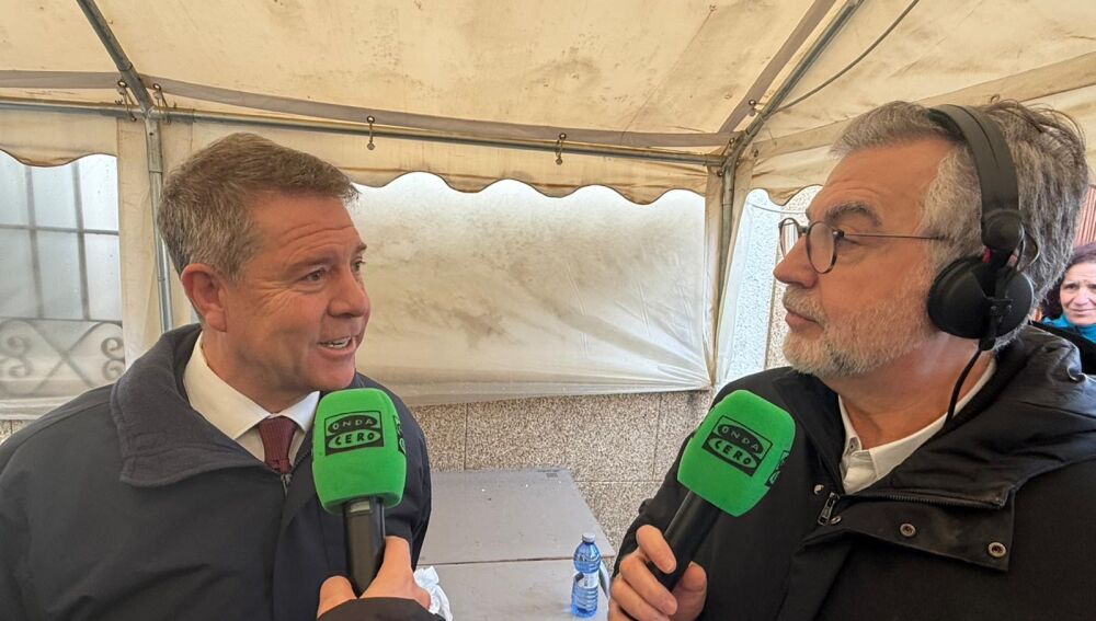 Carlos Alsina junto a García Page