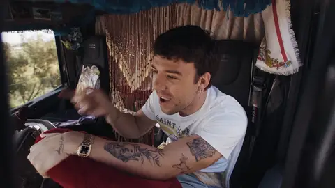 Quevedo en el videoclip de 'Ni borracho' Quevedo en el videoclip de 'Ni borracho'