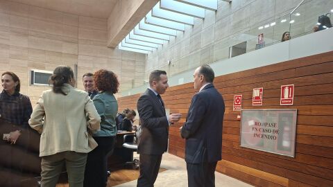 El Popular Laureano Le&oacute;n y el Socialista Manuel Borrego, designados senadores por Extremadura 