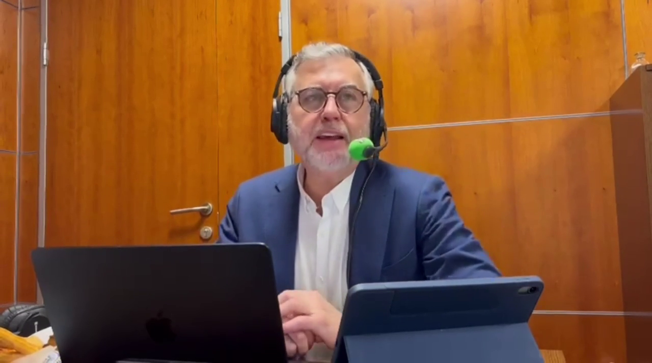 Carlos Alsina homenajea a Orson Welles en su monólogo del Día Mundial de la radio: "Radio verdad y radioficción" Carlos Alsina homenajea a Orson Welles en su monólogo del Día Mundial de la radio: "Radio verdad y radioficción"