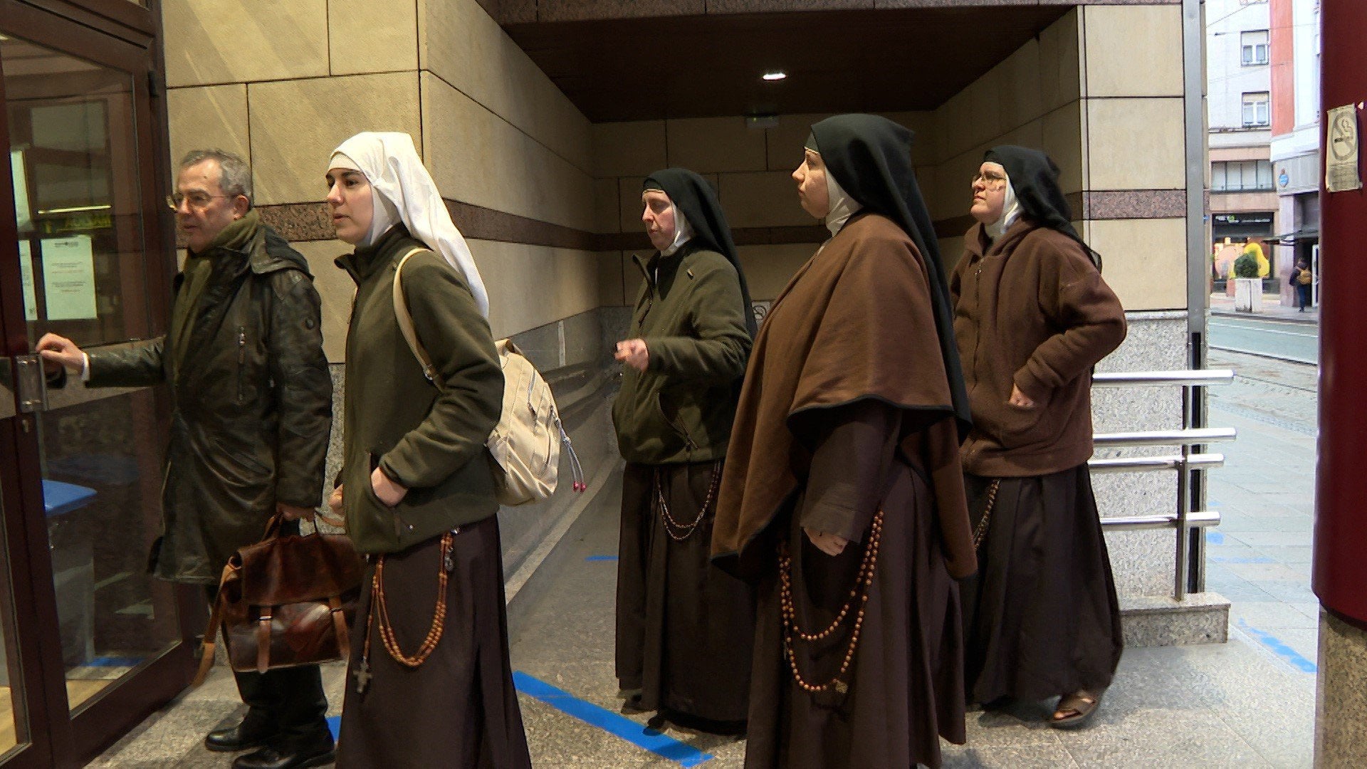 Exmonjas de Belorado niegan maltrato a las monjas mayores, que 'cuidaban con cariño' Exmonjas de Belorado niegan maltrato a las monjas mayores, que 'cuidaban con cariño'