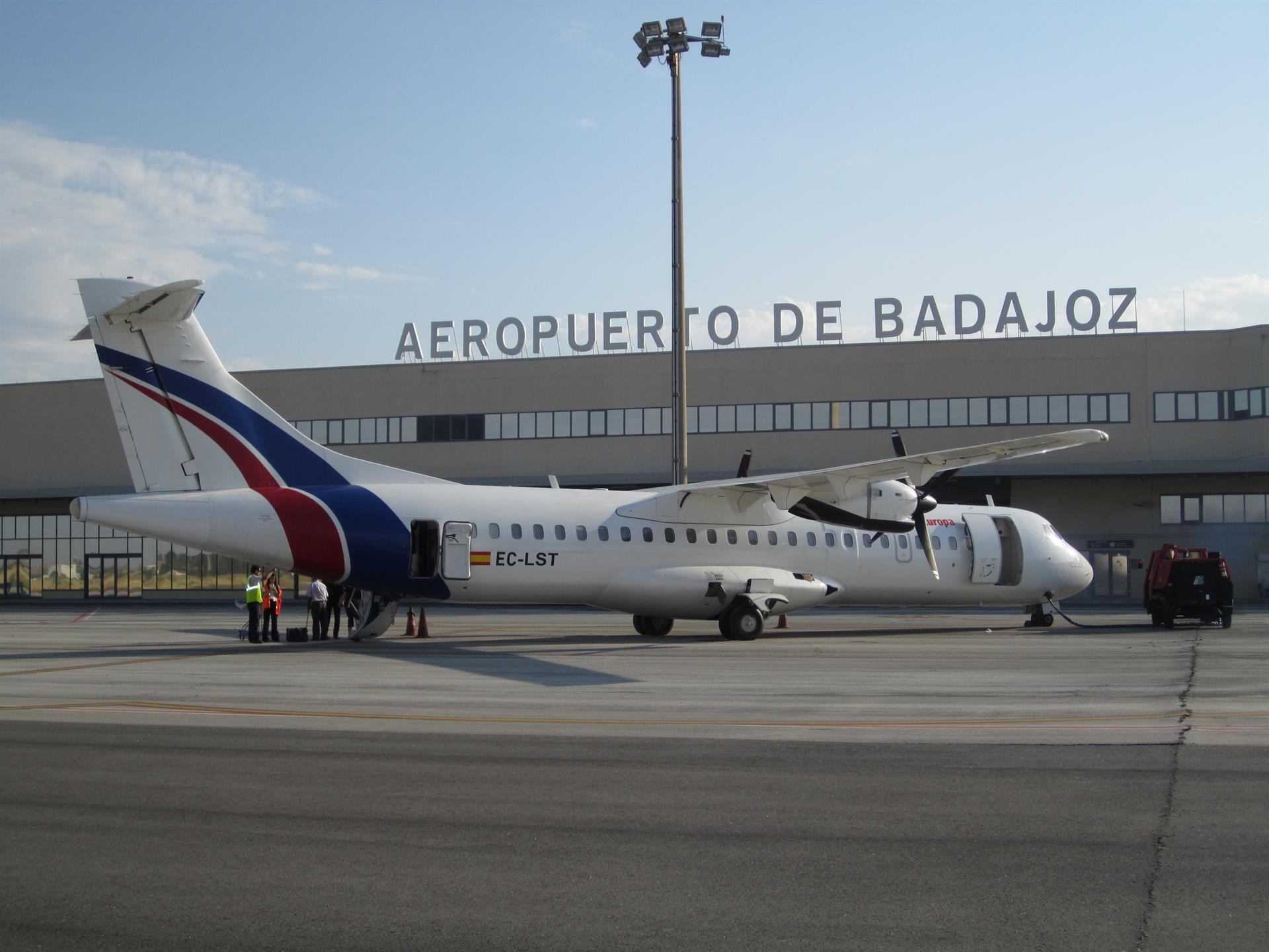 El Aeropuerto de Badajoz alcanza los 8.208 pasajeros en enero, un 32,3% más El Aeropuerto de Badajoz alcanza los 8.208 pasajeros en enero, un 32,3% más