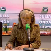 Julia Otero ve "tóxico" que Ayuso dé la Medalla de Madrid a EEUU: "La trumpista de la Puerta del Sol sigue haciendo méritos" Julia Otero ve "tóxico" que Ayuso dé la Medalla de Madrid a EEUU: "La trumpista de la Puerta del Sol sigue haciendo méritos"