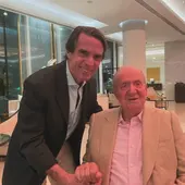 El expresidente del Gobierno José María Aznar junto al rey Juan Carlos I El expresidente del Gobierno José María Aznar junto al rey Juan Carlos I