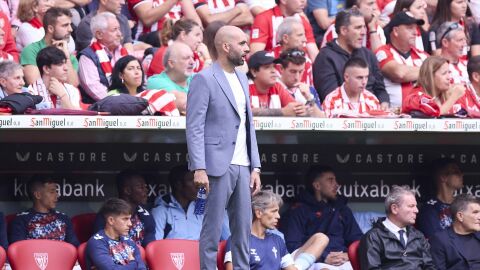 El entrenador del Celta de Vigo, Claudio Gir&aacute;ldez, en el estadio de San Mam&eacute;s