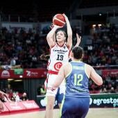 Helena Pueyo será clave en el duelo ante Praga