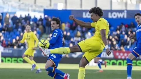 Renato Veiga, en una acción del Getafe-Villarreal Renato Veiga, en una acción del Getafe-Villarreal