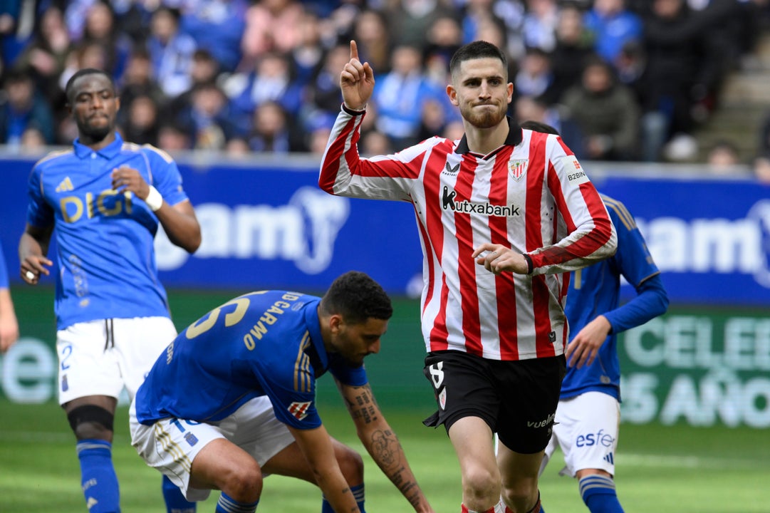 Un Athletic sin alardes remonta al Real Oviedo Un Athletic sin alardes remonta al Real Oviedo
