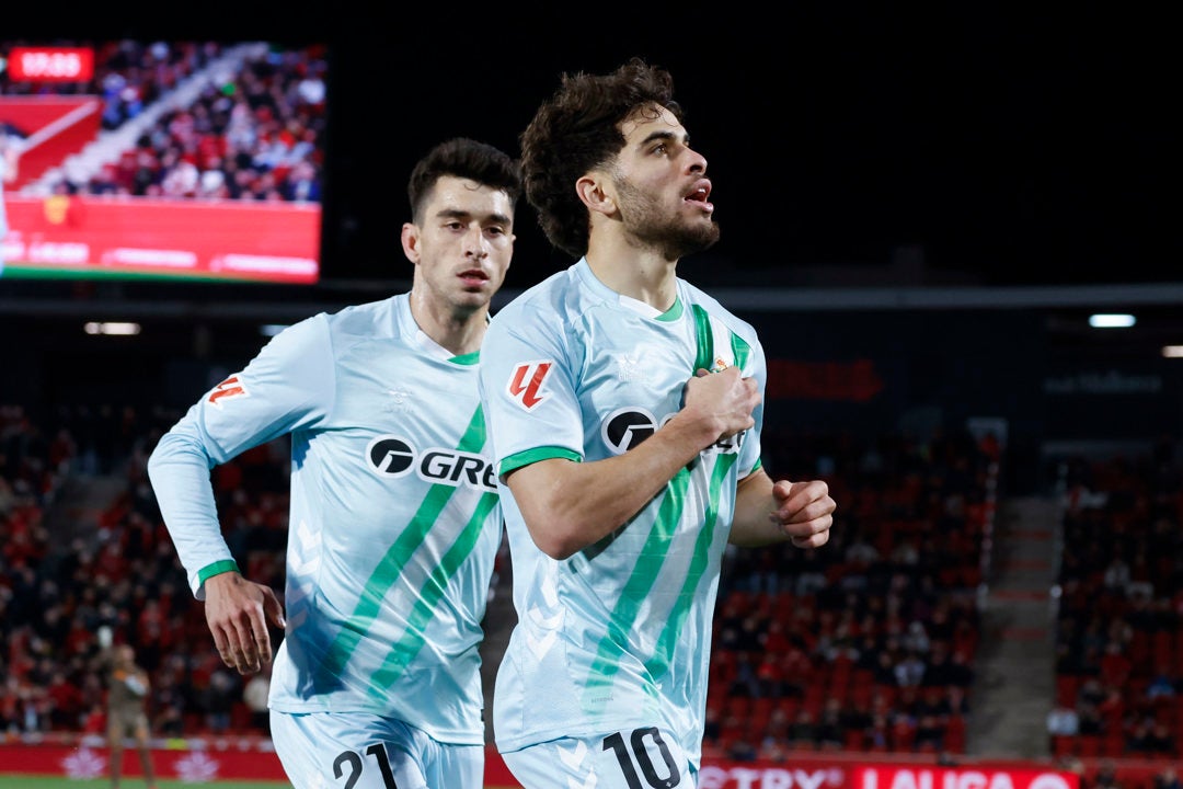 El Betis se mete en la pelea por la Champions El Betis se mete en la pelea por la Champions